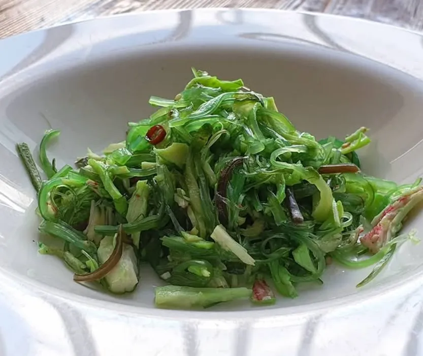 Салат с крабом Кани